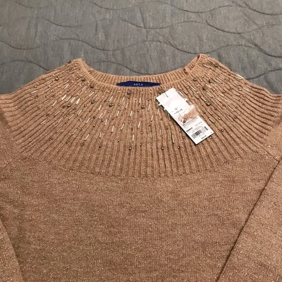 Beautiful new sparkle sweater - Picture 2 of 4